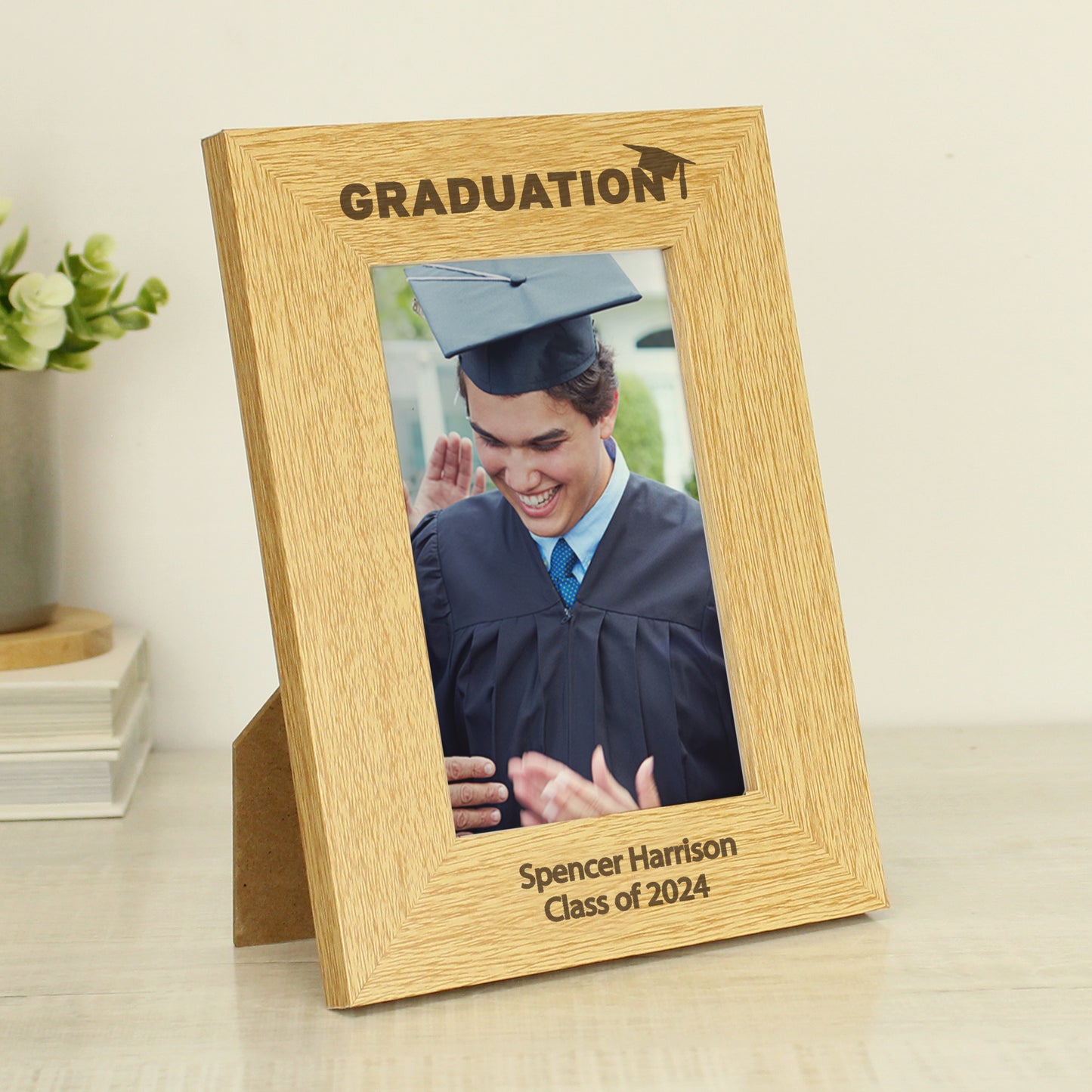 Personalised Graduation 6x4 Oak Finish Photo Frame - MK&JD Gifts