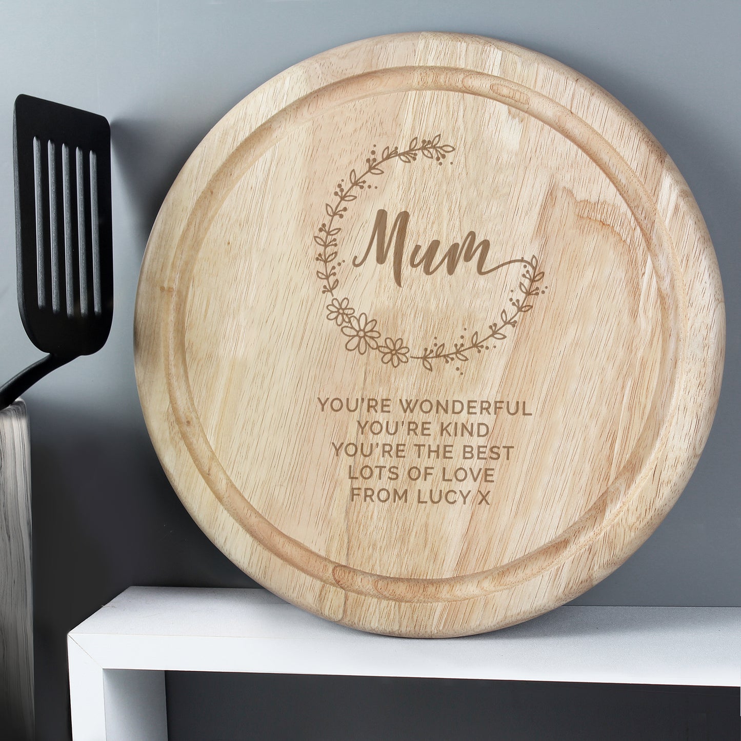 Personalised Mum Round Wooden Chopping Heart - MK&JD Gifts