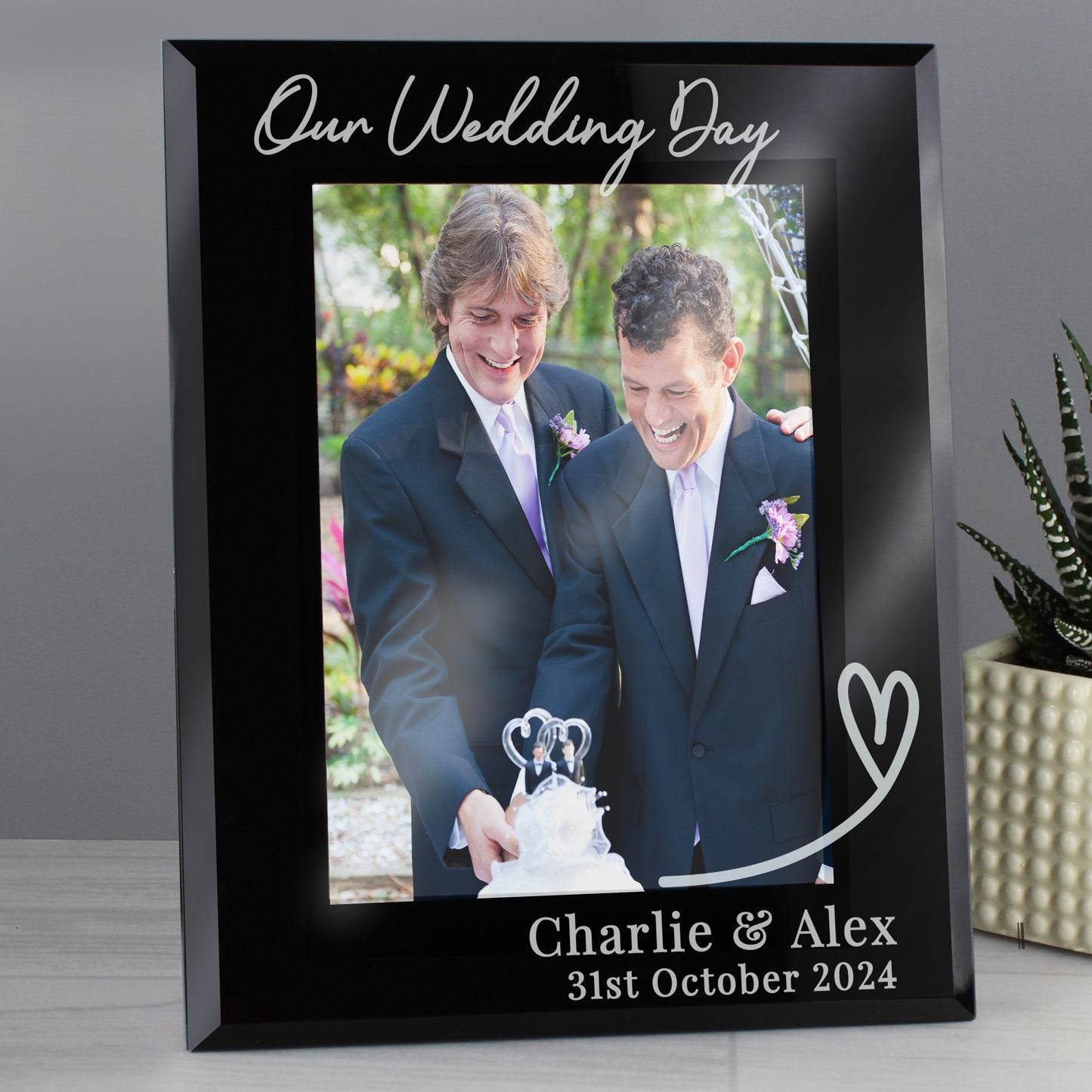 Personalised Heart Black Glass 7x5 Photo Frame - MK&JD Gifts