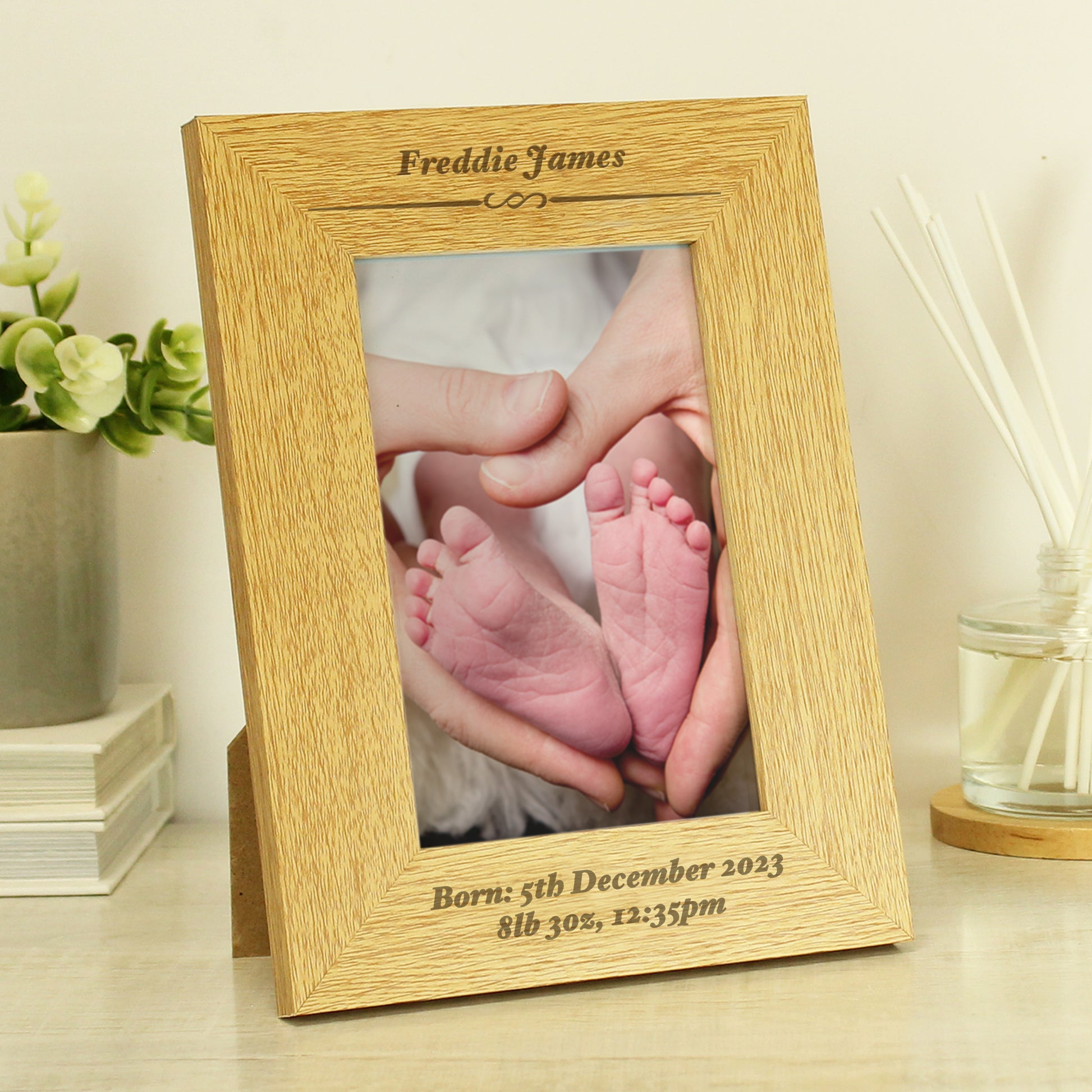 Personalised Formal 6x4 Oak Finish Photo Frame - MK&JD Gifts