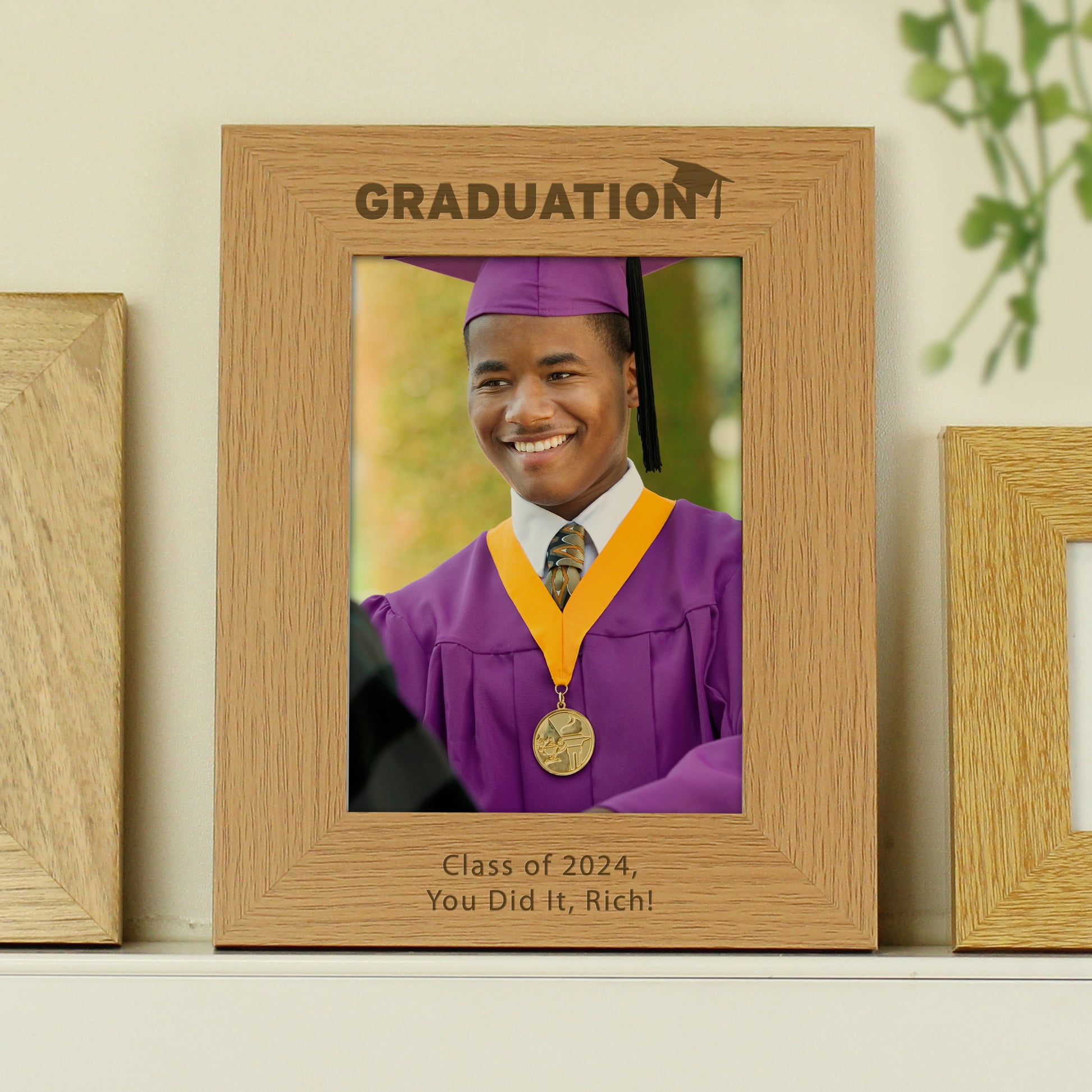 Personalised Graduation 5x7 Oak Finish Photo Frame - MK&JD Gifts