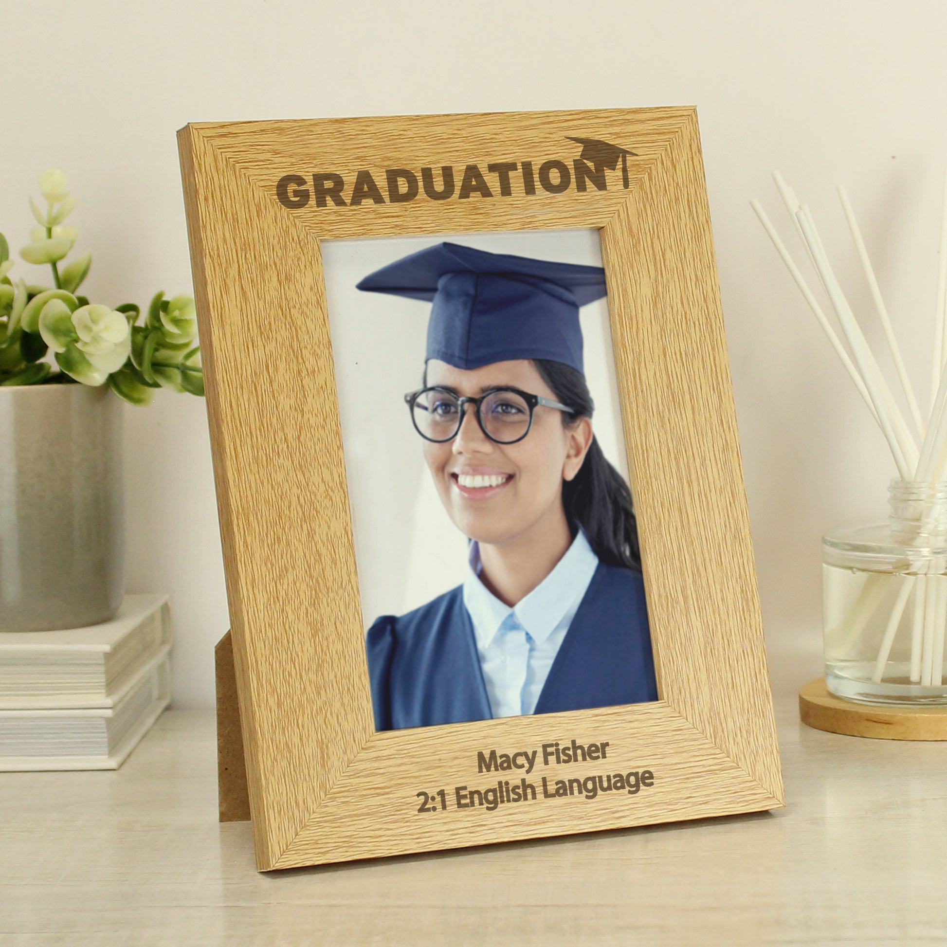 Personalised Graduation 6x4 Oak Finish Photo Frame - MK&JD Gifts