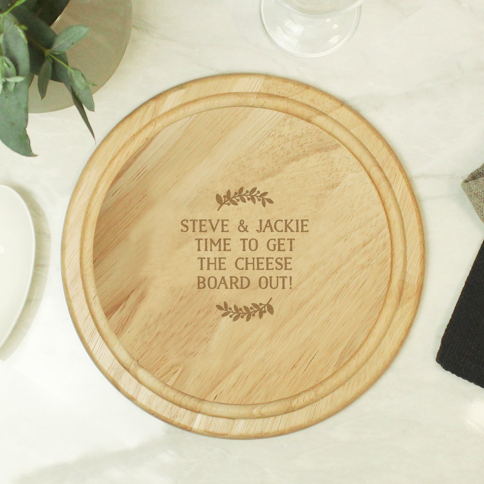 Personalised Wreath Chopping Board - MK&JD Gifts
