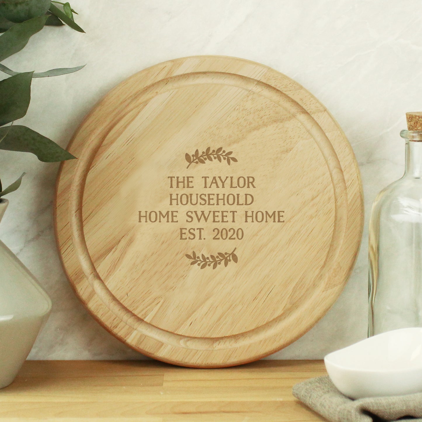 Personalised Wreath Chopping Board - MK&JD Gifts