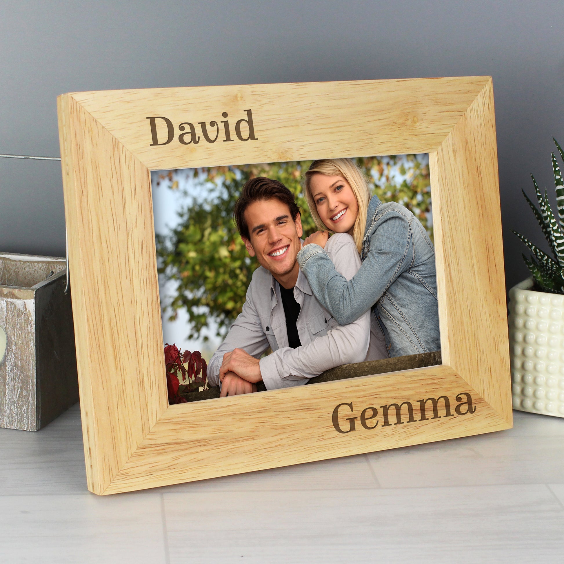Personalised Couples 6x4 Oak Finish Photo Frame - MK&JD Gifts