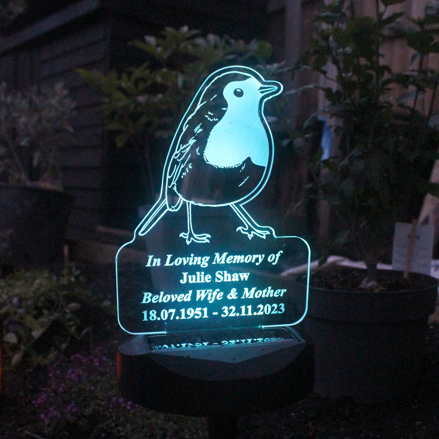 Personalised Robin Memorial Outdoor Solar Light - MK&JD Gifts