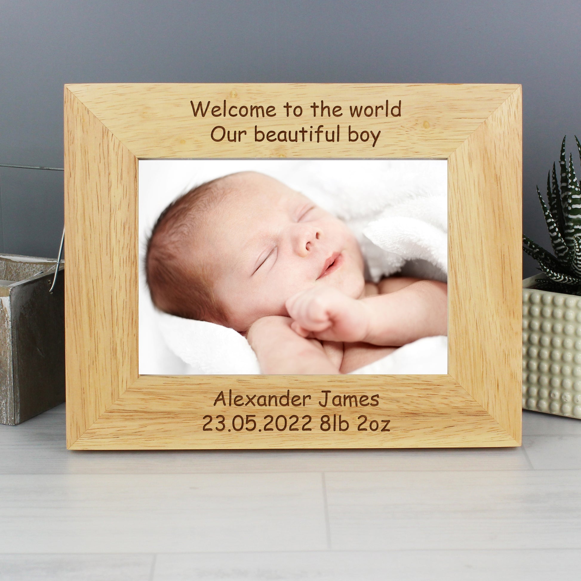 Personalised Landscape 5x7 Landscape Oak Finish Photo Frame - MK&JD Gifts