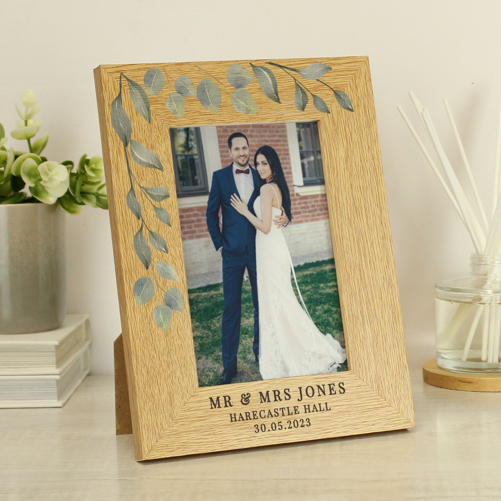 Personalised Botanical 6x4 Oak Finish Photo Frame - MK&JD Gifts