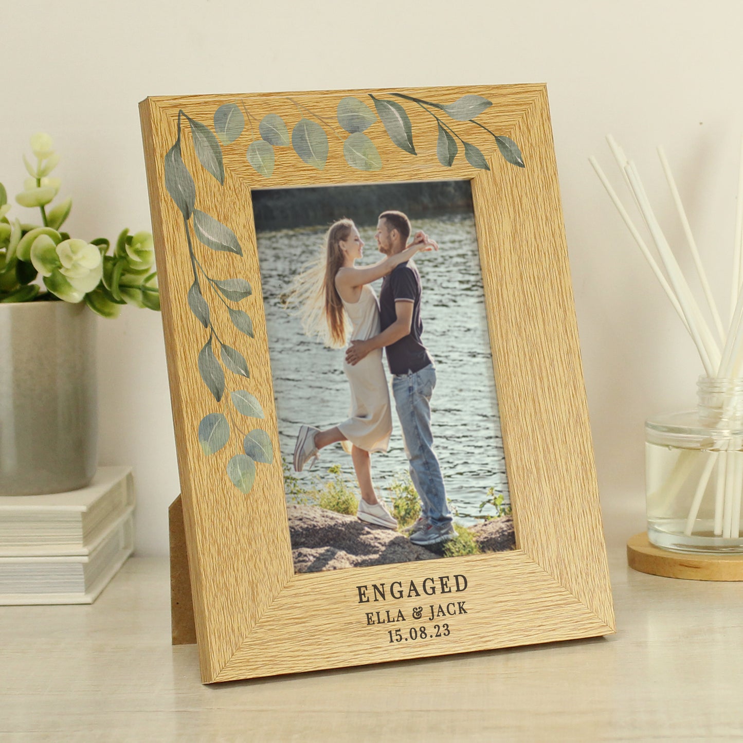 Personalised Botanical 6x4 Oak Finish Photo Frame - MK&JD Gifts