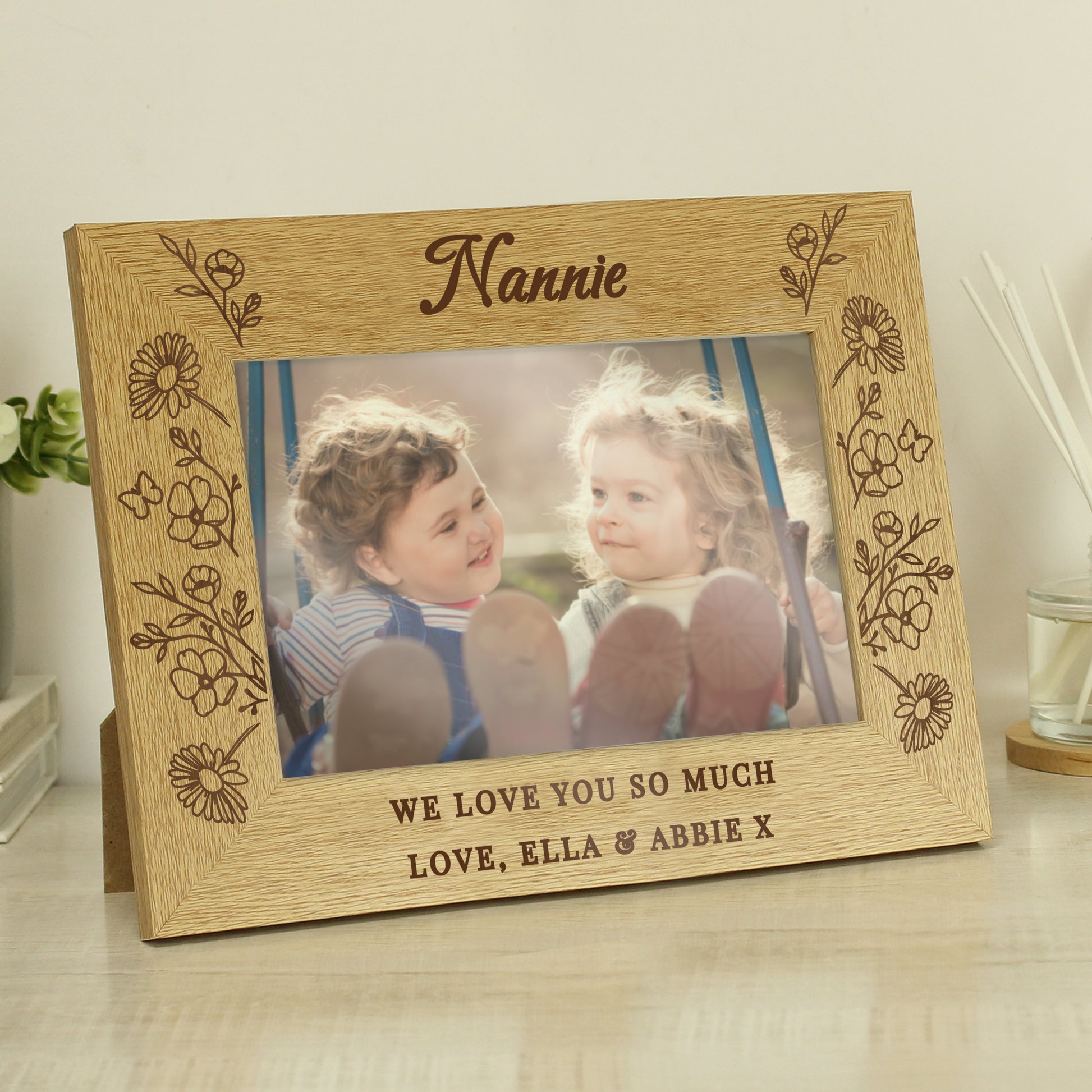 Personalised Wild Flowers 6x4 Oak Finish Photo Frame - MK&JD Gifts