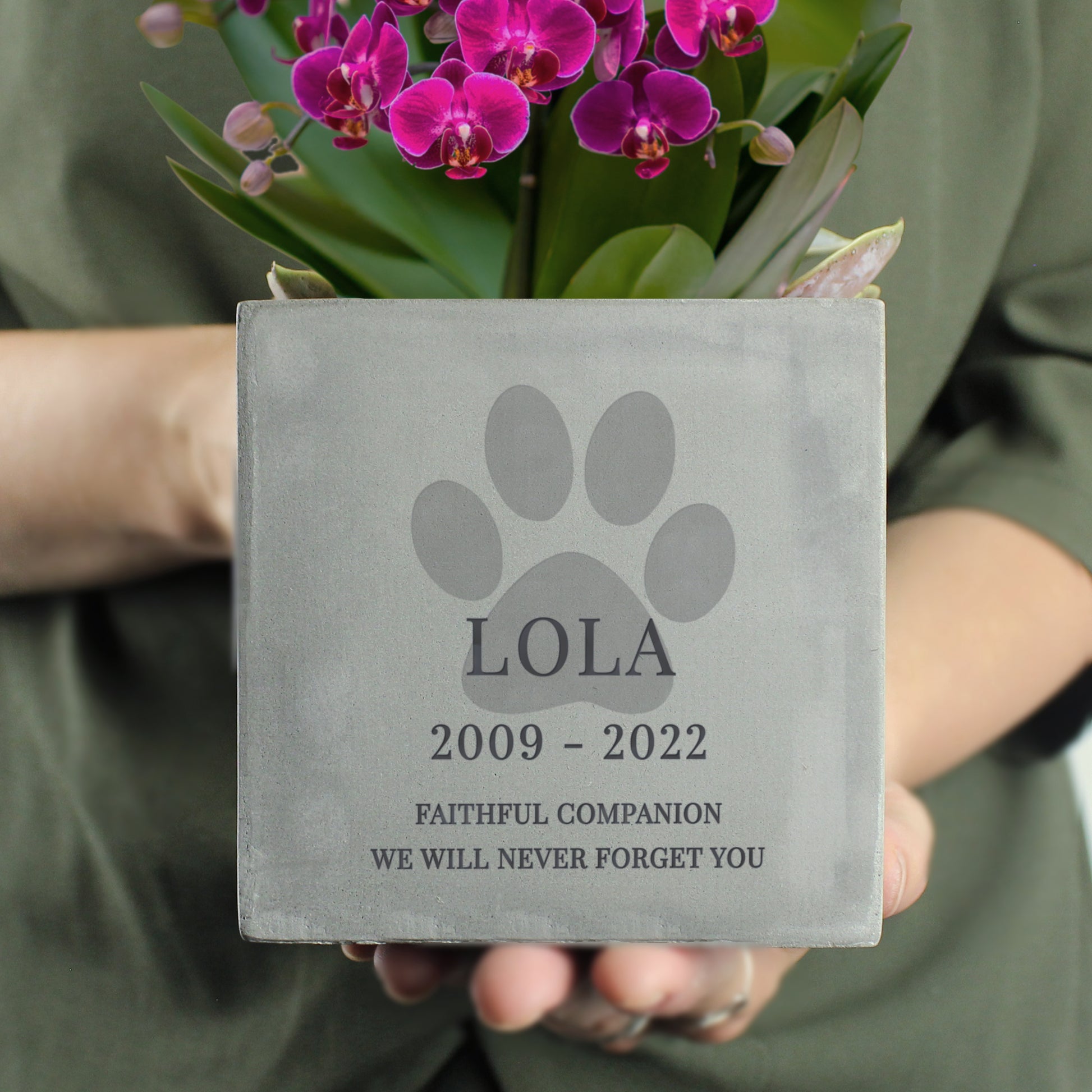 Personalised Pet Memorial Concrete Plant Pot - MK&JD Gifts