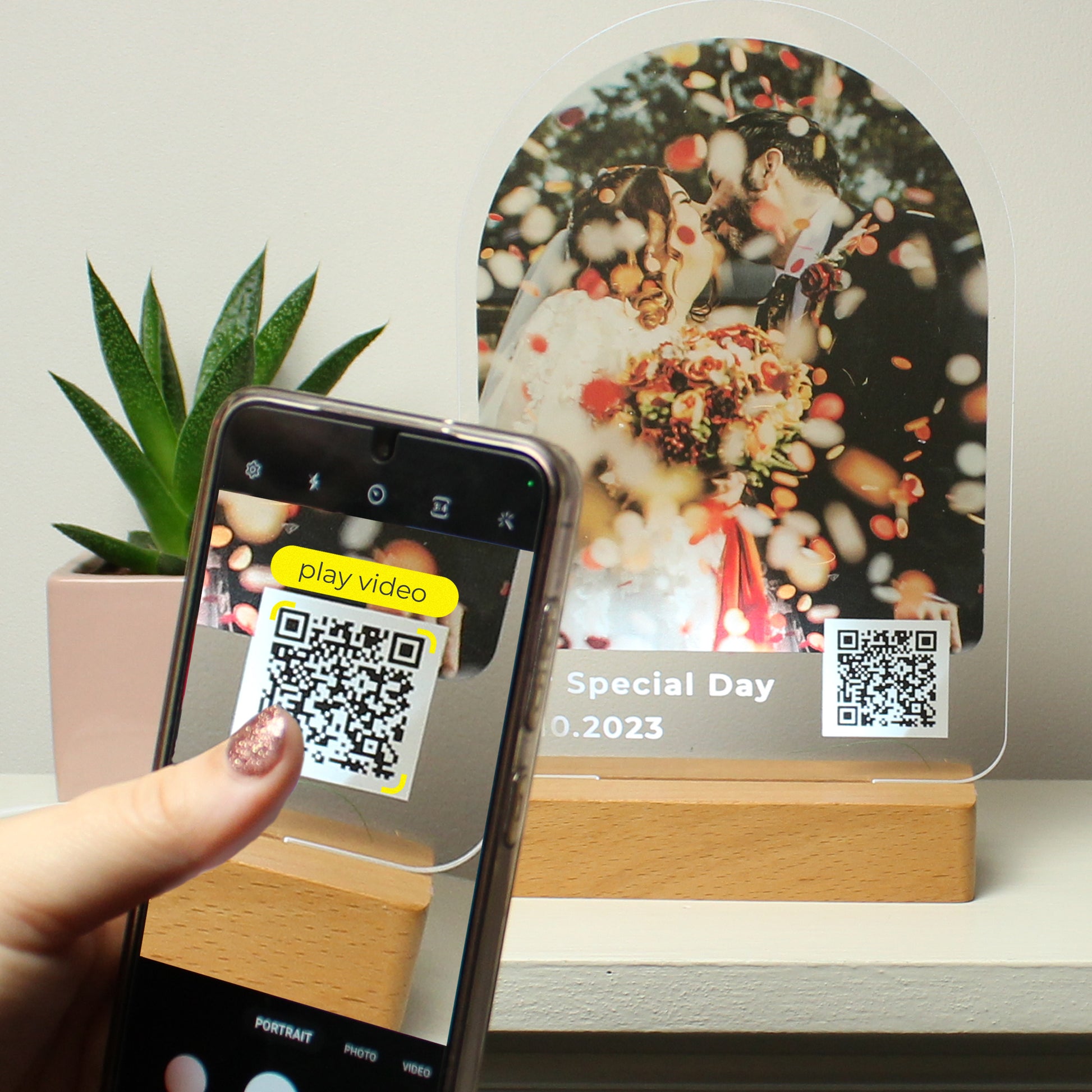 Personalised QR Photo Upload LED Light - MK&JD Gifts